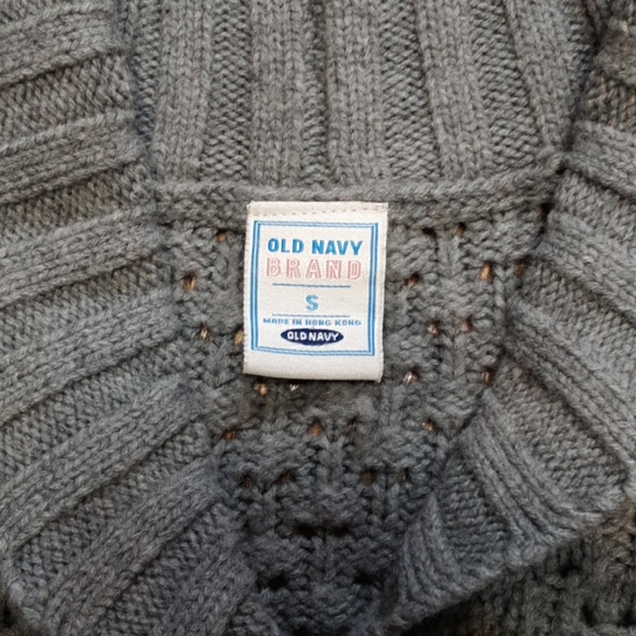 Old Navy sweater - Picture 4 of 4